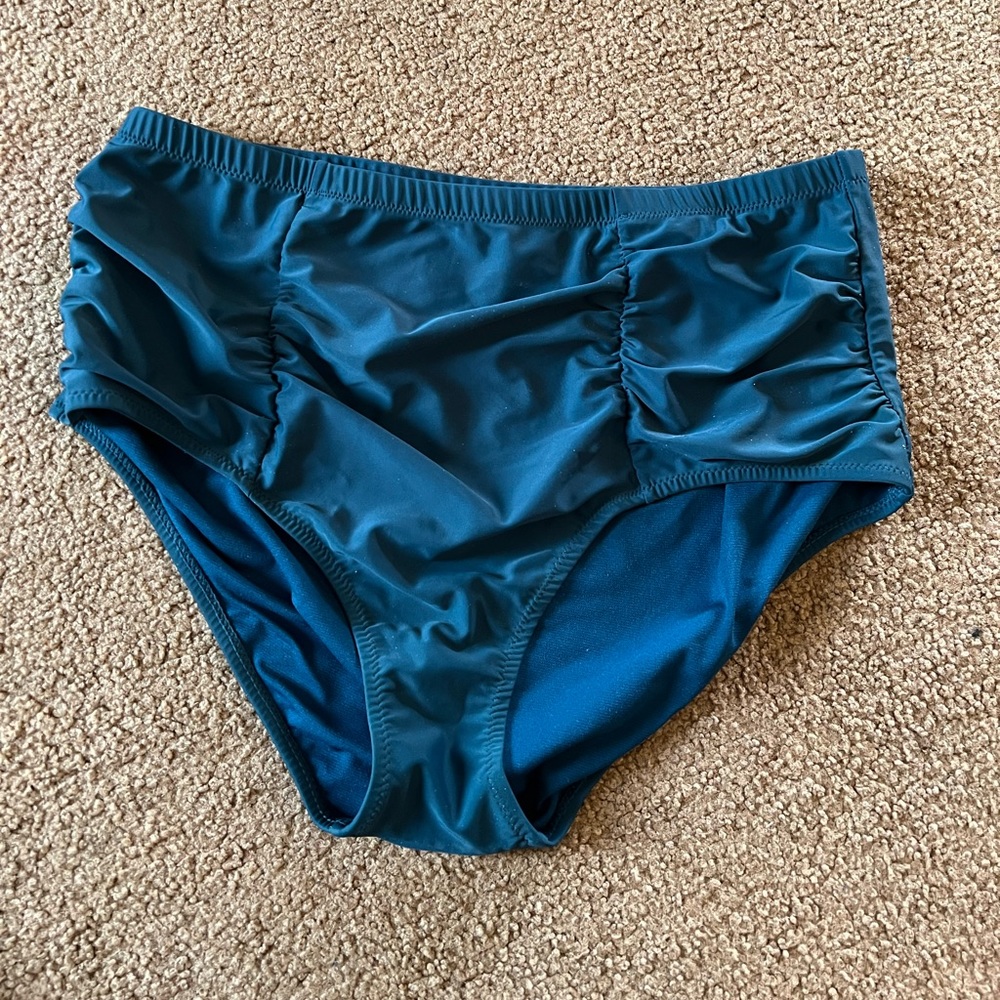 Raisins Women’s Swim Bottoms Size 22